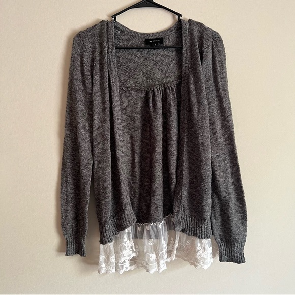 Size Medium. Gray Sweater Cardigan. - Picture 1 of 4
